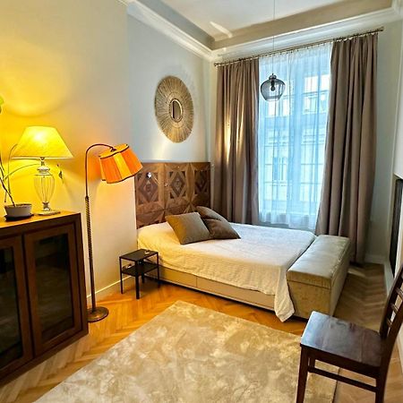 4M High Apartment In Heart Of Warsaw! Luaran gambar